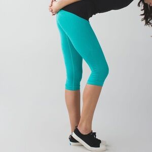 Lululemon‎ In The Flow Crop II Heathered Cosmic Teal Size 4 Athleisure Active
